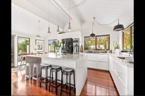 Photo of property in 147 Seatoun Heights Road, Miramar, Wellington, 6022