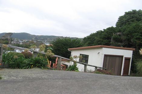 Photo of property in 11 Hampton Hill Road, Tawa, Wellington, 5028