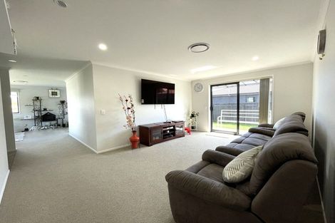 Photo of property in 26 Honeyfield Drive, Whalers Gate, New Plymouth, 4310