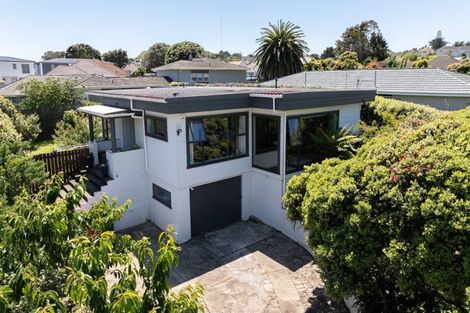 Photo of property in 40 Kapiti Crescent, Titahi Bay, Porirua, 5022