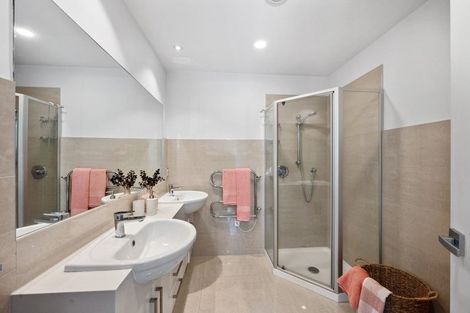 Photo of property in 175h Hurstmere Road, Takapuna, Auckland, 0622