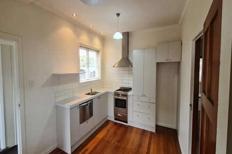 Photo of property in 44 Frederick Street, Terrace End, Palmerston North, 4410