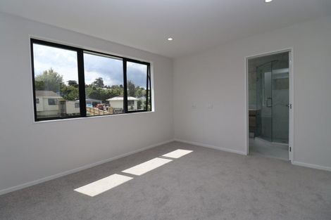 Photo of property in 127a Oreil Avenue, West Harbour, Auckland, 0618