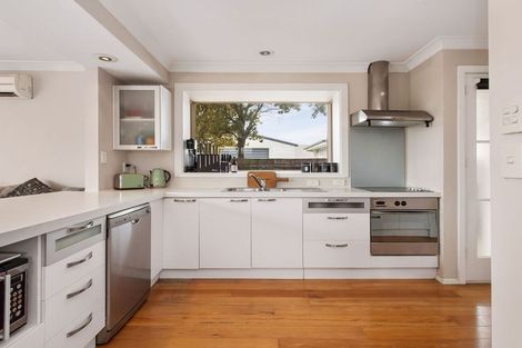 Photo of property in 66 Bickerton Street, Wainoni, Christchurch, 8061