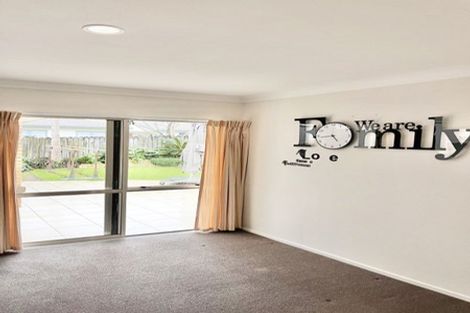 Photo of property in 9 Orohena Close, Northpark, Auckland, 2013
