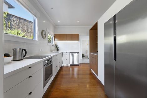 Photo of property in 26 Mclean Street, Strandon, New Plymouth, 4312