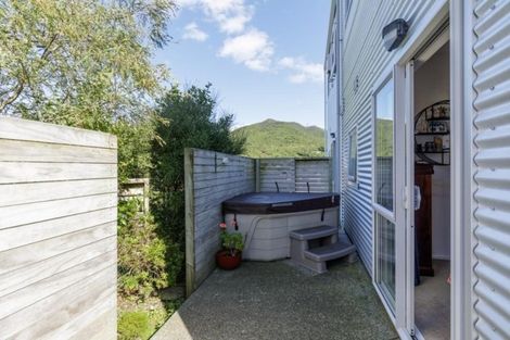 Photo of property in 3 Saddleback Grove, Karori, Wellington, 6012