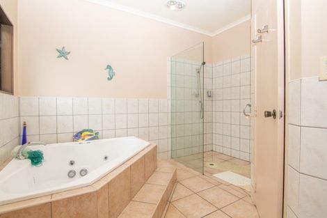 Photo of property in 132 Stoney Creek Road, Kaukapakapa, 0873