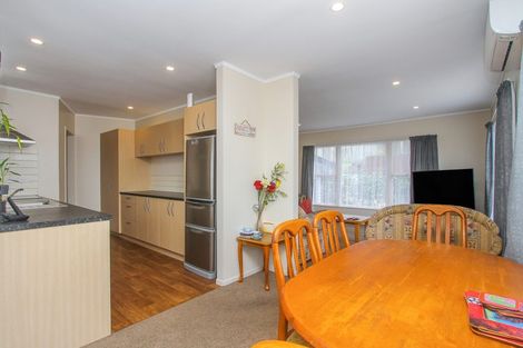 Photo of property in 58 Bay Street, Red Beach, 0932