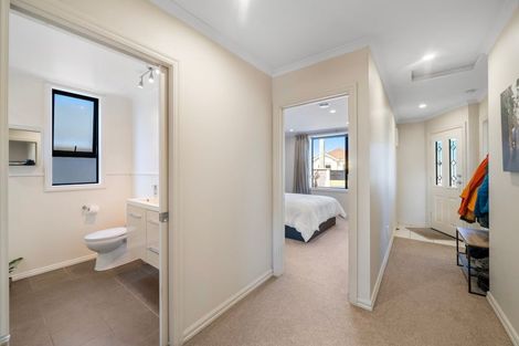 Photo of property in 8 Hargest Crescent, Saint Kilda, Dunedin, 9012