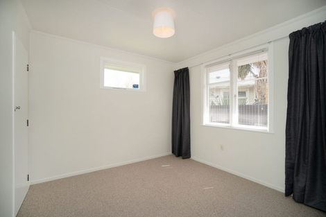 Photo of property in 15 Ruamahanga Crescent, Terrace End, Palmerston North, 4410