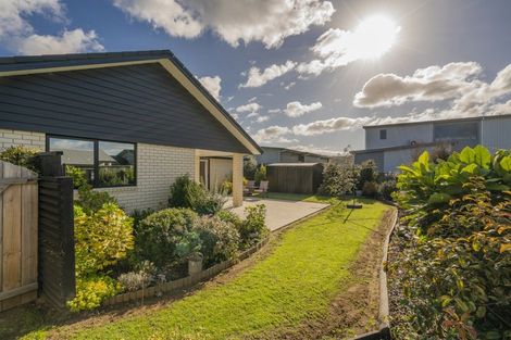 Photo of property in 2 Debenham Drive, Whitianga, 3510