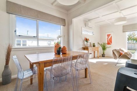 Photo of property in 797a Te Atatu Road, Te Atatu Peninsula, Auckland, 0610