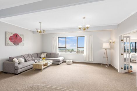 Photo of property in 68 Kahu Road, Paremata, Porirua, 5024