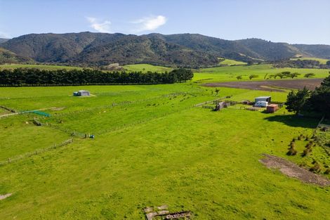 Photo of property in 360 Western Lake Road, Western Lake, Featherston, 5773