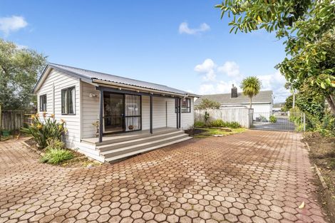 Photo of property in 2/391 West Coast Road, Glen Eden, Auckland, 0602