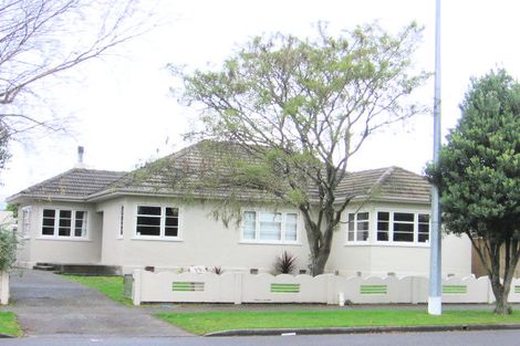 Photo of property in 19 Manawatu Street, Hokowhitu, Palmerston North, 4410