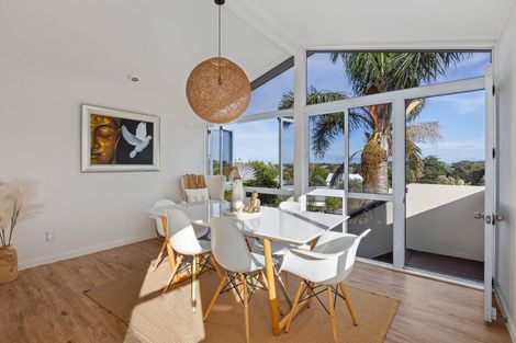 Photo of property in 41 Shakespear Road, Army Bay, Whangaparaoa, 0930