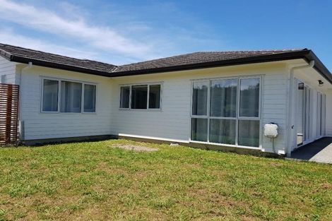 Photo of property in 9 Josh Road, Huapai, Kumeu, 0810