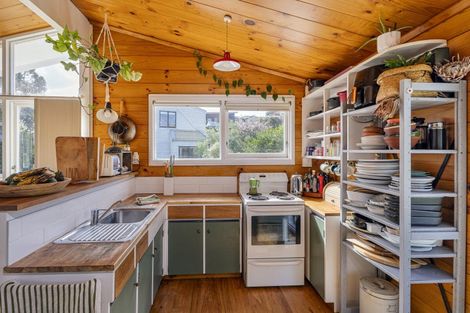 Photo of property in 15 Rabbit Way, Whitianga, 3510