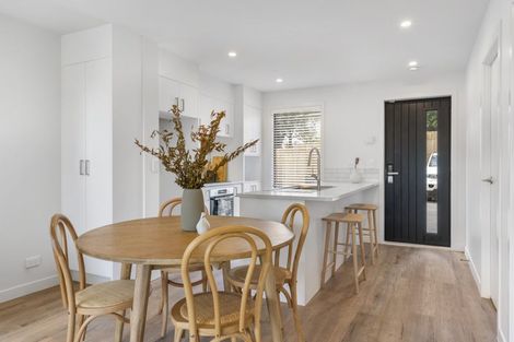 Photo of property in 4/35 Garadice Road, Rothesay Bay, Auckland, 0630