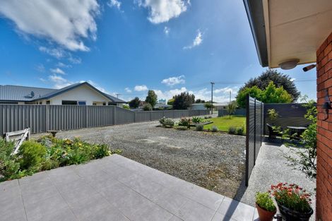Photo of property in 66 Hunter Street, Edendale, 9825