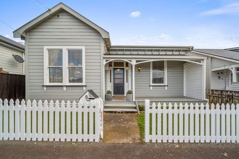 Photo of property in 8 Morley Street, New Plymouth, 4310