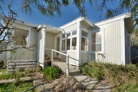 Photo of property in 11 Hellyer Street, Macandrew Bay, Dunedin, 9014