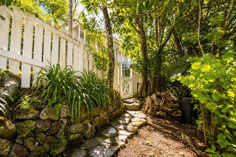 Photo of property in 31d Patanga Crescent, Thorndon, Wellington, 6011