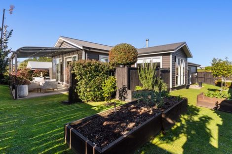 Photo of property in 8 Huarahi Pai Road, Huapai, Kumeu, 0810
