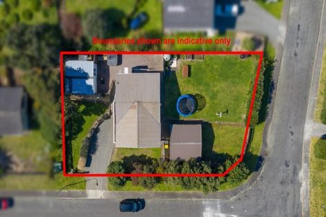 Photo of property in 3 Freyberg Crescent, Waikanae Beach, Waikanae, 5036