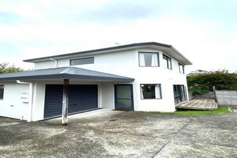 Photo of property in 16a Tonkin Drive, Sunnynook, Auckland, 0620