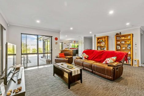 Photo of property in 21 Kowhai Street, Tuakau, 2121