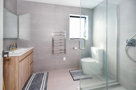 Photo of property in 22 Kirikiri Drive, Papakura, 2110