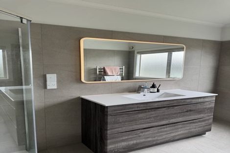 Photo of property in 5a San Luis Place, Golflands, Auckland, 2013