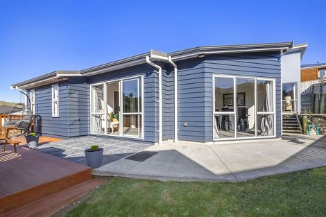 Photo of property in 3 Tararua Close, Aotea, Porirua, 5024