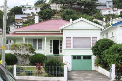 Photo of property in 33 Clyde Street, Island Bay, Wellington, 6023