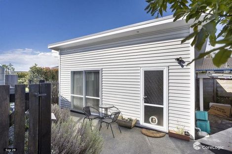 Photo of property in 5 Ngatoa Place, Glenfield, Auckland, 0629