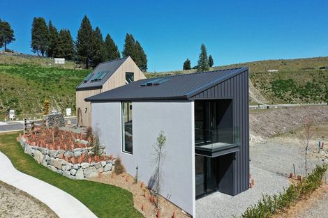 Photo of property in 18 Station Bay Rise, Lake Tekapo, 7999