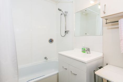 Photo of property in 4/16 Willerton Avenue, New Lynn, Auckland, 0600