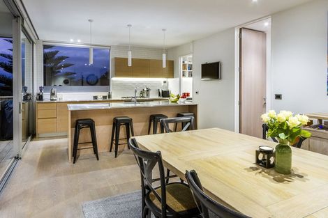 Photo of property in 21 Ocean View Road, Milford, Auckland, 0620
