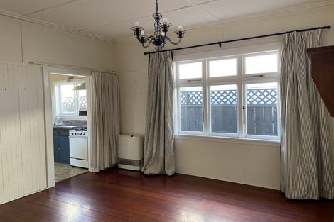 Photo of property in 16 Pilmuir Street, Hutt Central, Lower Hutt, 5010