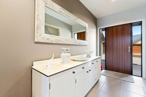 Photo of property in 16 Walnut Grove, Alexandra, 9320