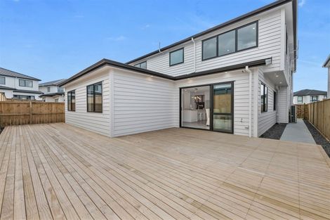 Photo of property in 60 Drumbuoy Drive, Flat Bush, Auckland, 2019