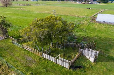 Photo of property in 128 Waihakeke Road, Waihakeke, Carterton, 5792