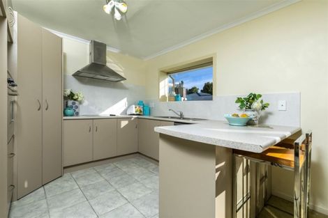 Photo of property in 1 Burton's Drive, Swanson, Auckland, 0614