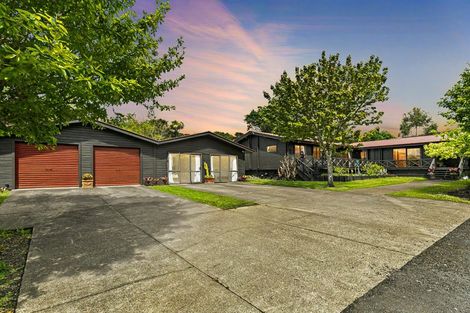 Photo of property in 19-21 Mountain Road, Henderson Valley, Auckland, 0612