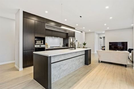 Photo of property in 37 Vinistra Road, Kumeu, 0810