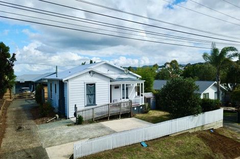 Photo of property in 39 Station Road, Te Kamo, 0112
