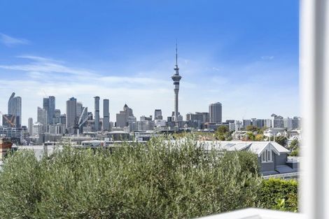 Photo of property in 41a Hackett Street, Saint Marys Bay, Auckland, 1011